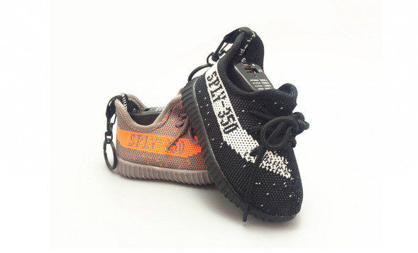 Повербанк кроссовок Yeezy Boost Sply 8000 мАч-100 оптом