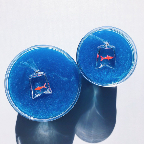 Слайм рыбки под водой