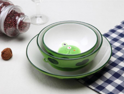 Детская керамическая посуда с лягушкой
