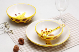 Детская керамическая посуда с жирафом