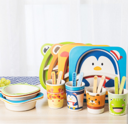 Бамбуковая посуда для деток