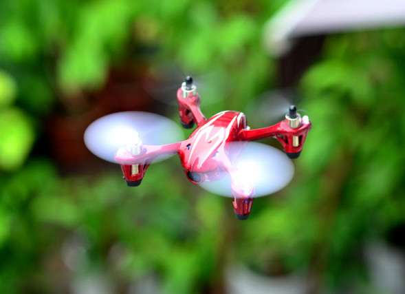 Квадрокоптер радиоуправляемый Hubsan X4 H107C c видеокамерой 2.4G SPY CAM