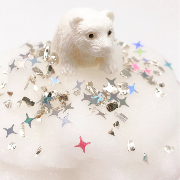 Слайм мишка в снегу